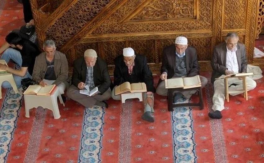 2023 mukabele saatleri! Diyanet, Semerkant, Dost Tv mukabele saatleri kaçta? Mukabele okunan tv kanalları...
