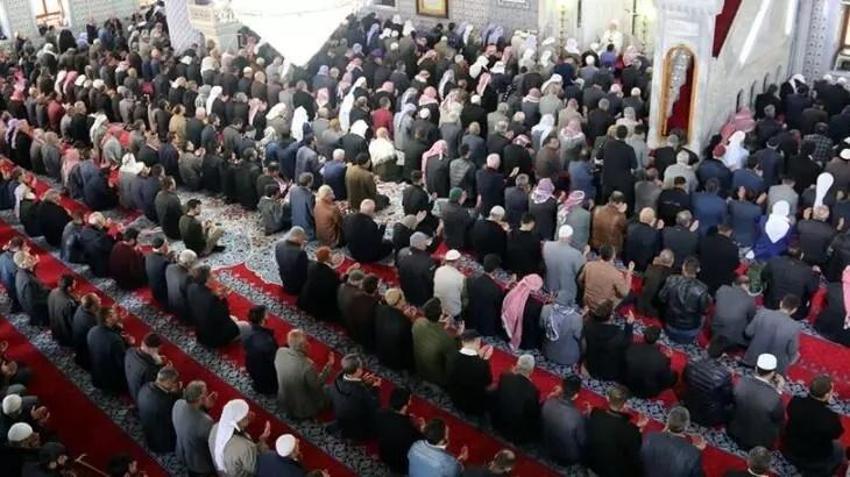 Teravih namazının vakti ne zamandır? Teravih namazı kaçta başlayıp kaçta bitiyor? 2023 ilk teravih...