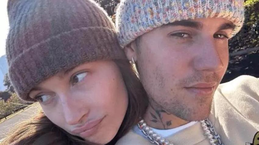 Hailey Bieber süper minisiyle poz verdi! 'Arkamdan konuşun pozu'