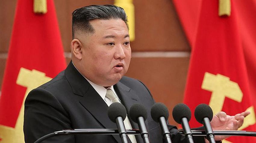 Kuzey Kore lideri Kim Jong-Un emri verdi! Balistik füzeler peş peşe ateşlendi