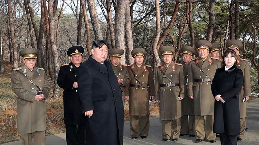 Kuzey Kore lideri Kim Jong-Un emri verdi! Balistik füzeler peş peşe ateşlendi
