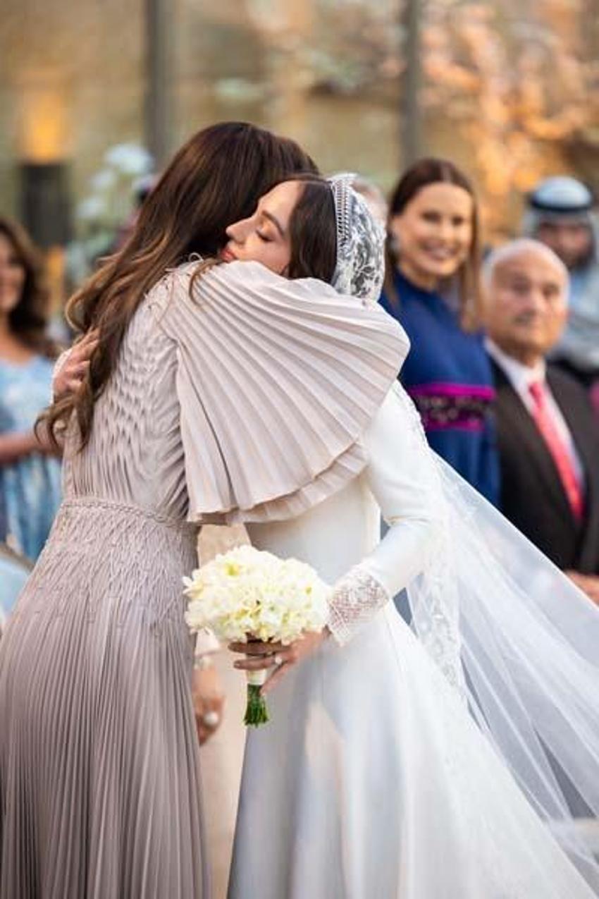 Prenses İman evlendi! Düğün televizyonlarda canlı yayınlandı