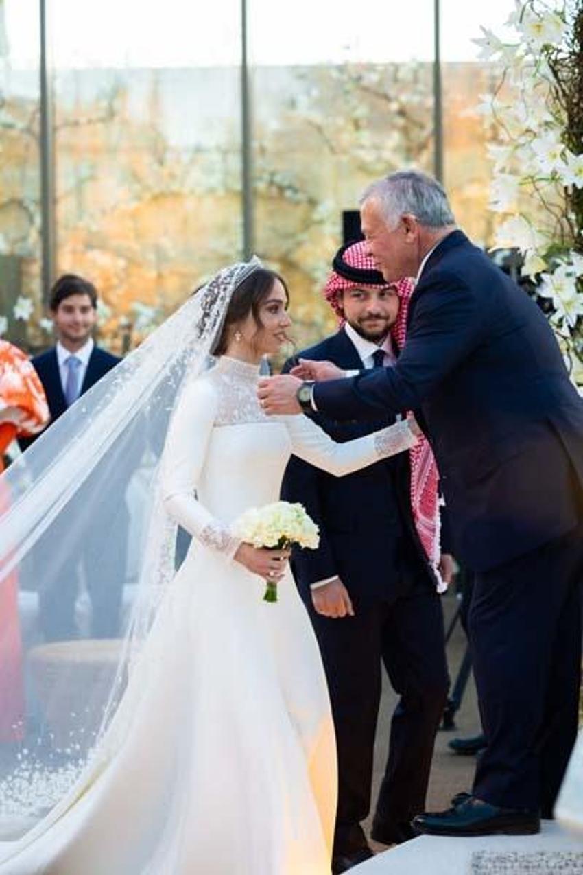 Prenses İman evlendi! Düğün televizyonlarda canlı yayınlandı