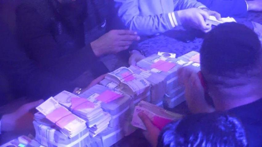 Aşiret sünnet düğününde milyonlar havada uçuştu! Paralar bavullarla taşındı