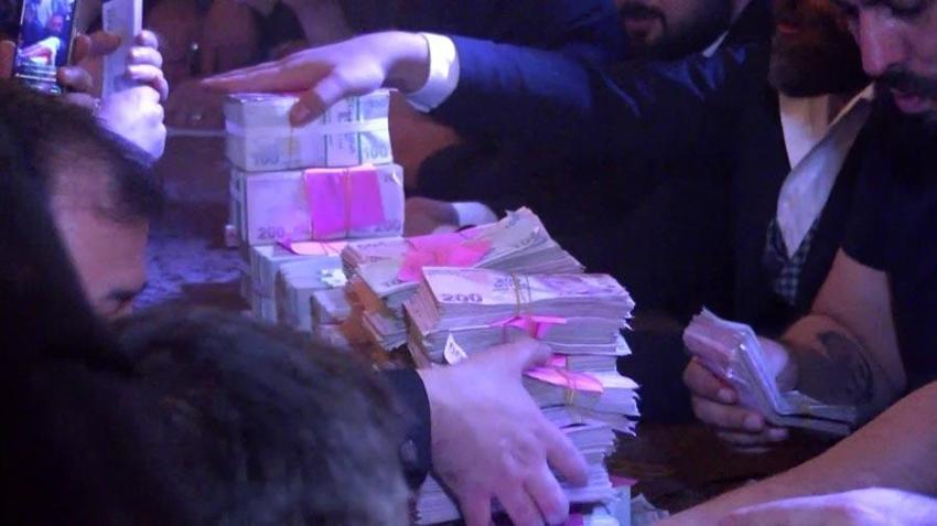 Aşiret sünnet düğününde milyonlar havada uçuştu! Paralar bavullarla taşındı