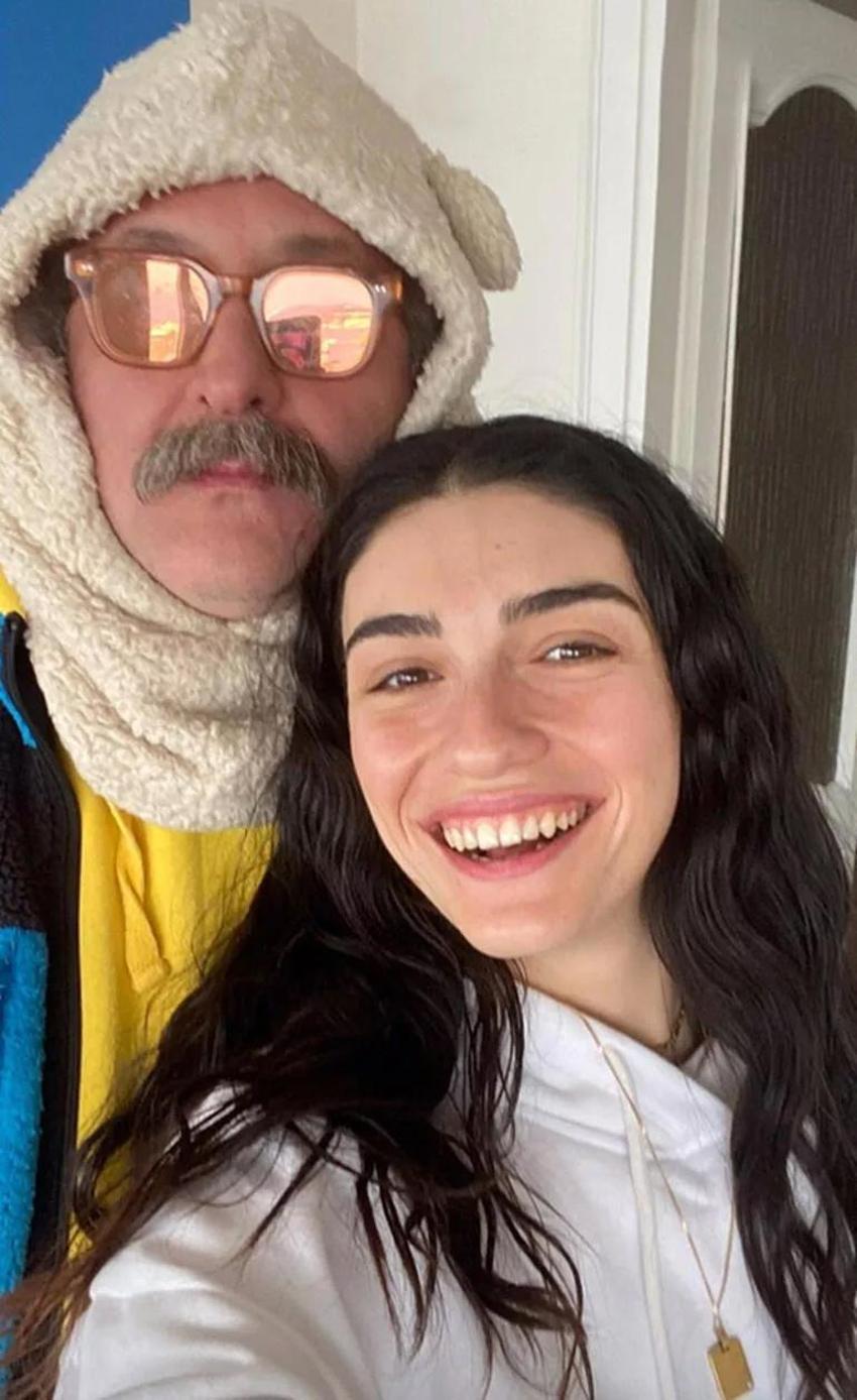 Hazar Ergüçlü, Onur Ünlü ile aynı evde yaşıyor!