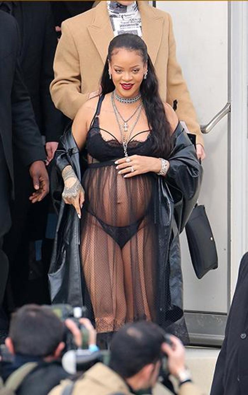 Rihanna'nın taktığı aksesuarların değeri dudak uçuklattı!
