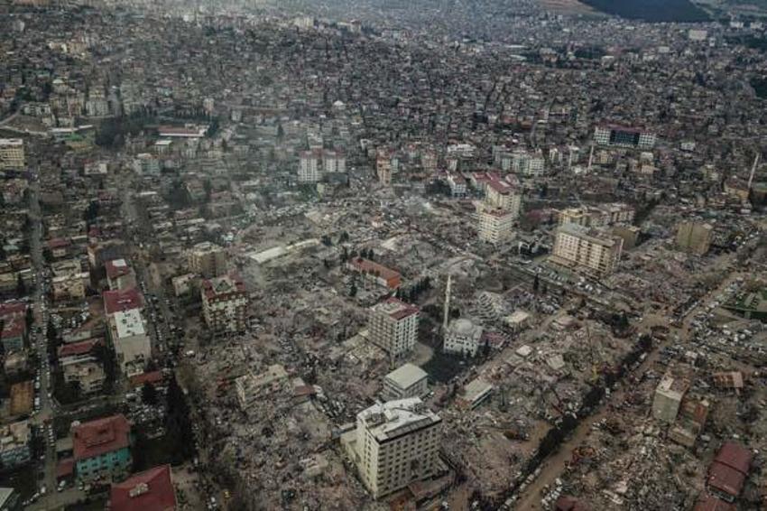 Deprem bölgesinde yıkılan binalarda dere kumu kullanılmış! 3 hata tespit edildi: 'Akılalmaz yanlışlar'