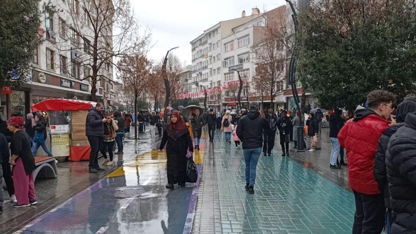 Bolu'da 4.8 büyüklüğünde deprem! İstanbul, Ankara ve Düzce'de de hissedildi