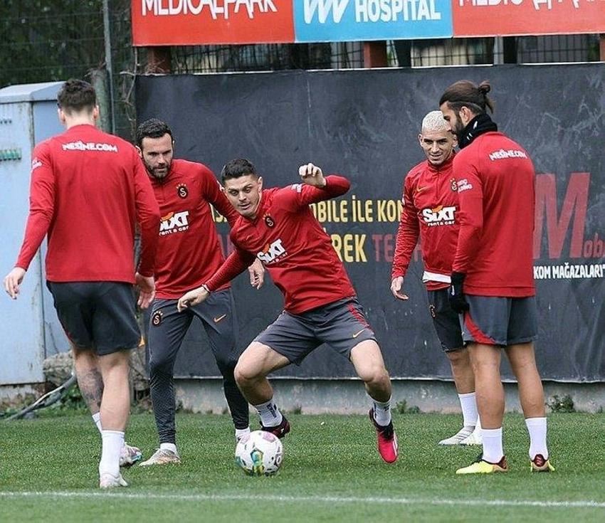 Galatasaray'ın yakasından düşmüyorlar! 1 yıl Luyindama'nın peşinden koşmuşlardı o bitti bu sefer...