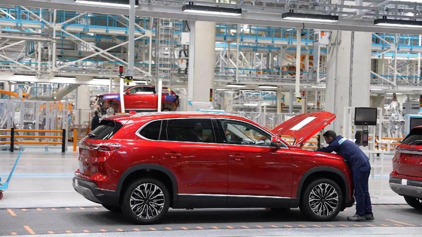 Rekor başvuru geldi TOGG üretim hattı görüntülerini paylaştı: Ay sonunda teslimata başlıyoruz