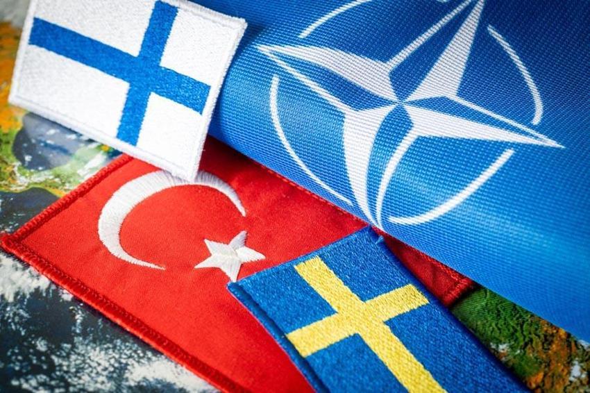 Türkiye Finlandiya'nın NATO üyeliğine yeşil ışık yaktı İsveç çılgına döndü! Tarihi karar dünyada manşet oldu...