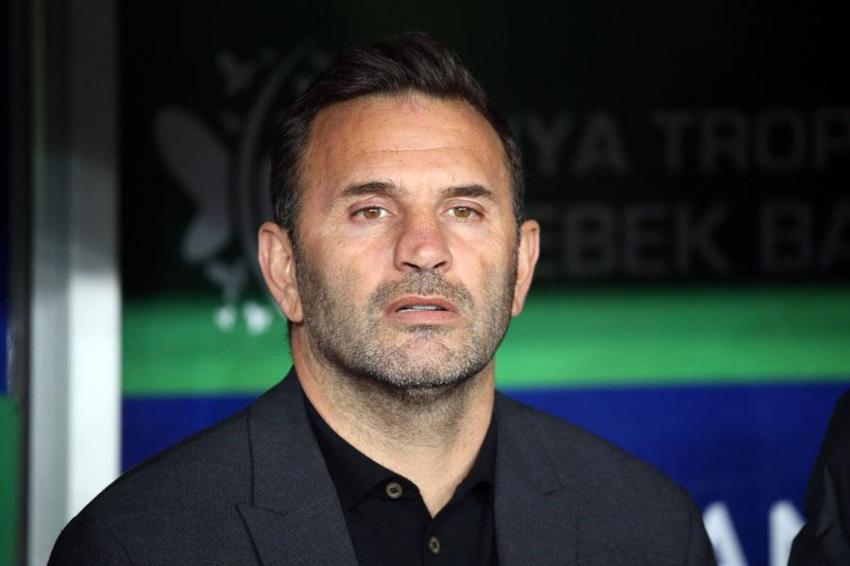 İlk 11'de başlıyor çıkar beni diyor sonradan oyuna giriyor top oynamıyor! Galatasaray'da kriz