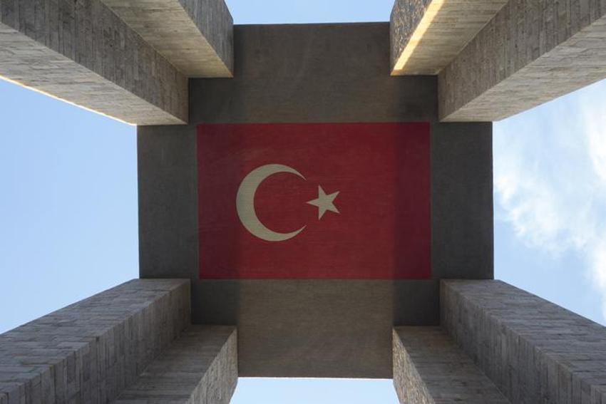 Çanakkale Geçilmez şiiri sözleri, yazarı, hikayesi! Çanakkale Geçilmez şiirini kim yazmıştır, Çanakkale Geçilmez şiirinin sözleri ne, niçin Çanakkale Geçilmez denilmiştir?