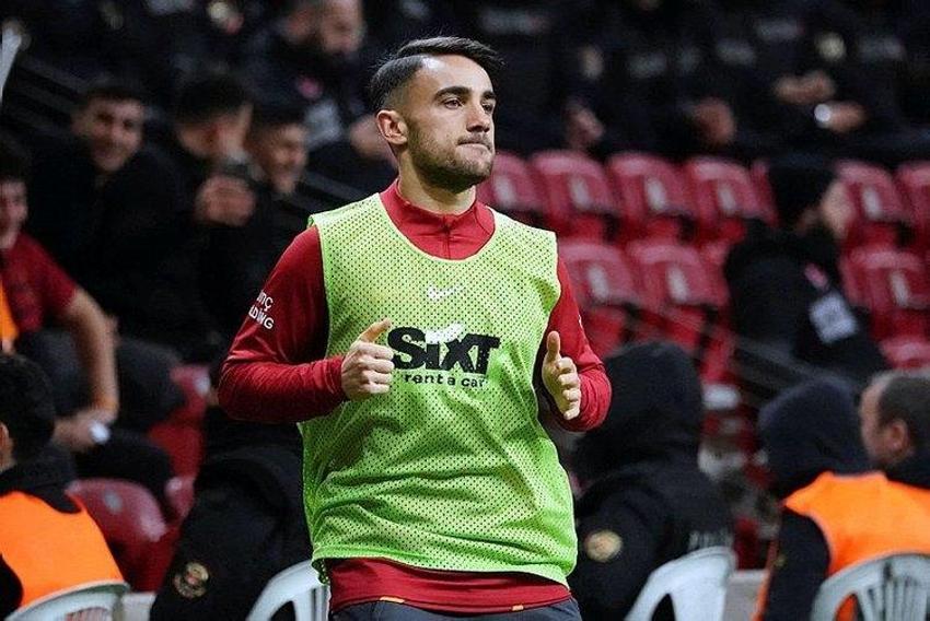 Galatasaray taraftarlarını ikiye bölen ayrılık!