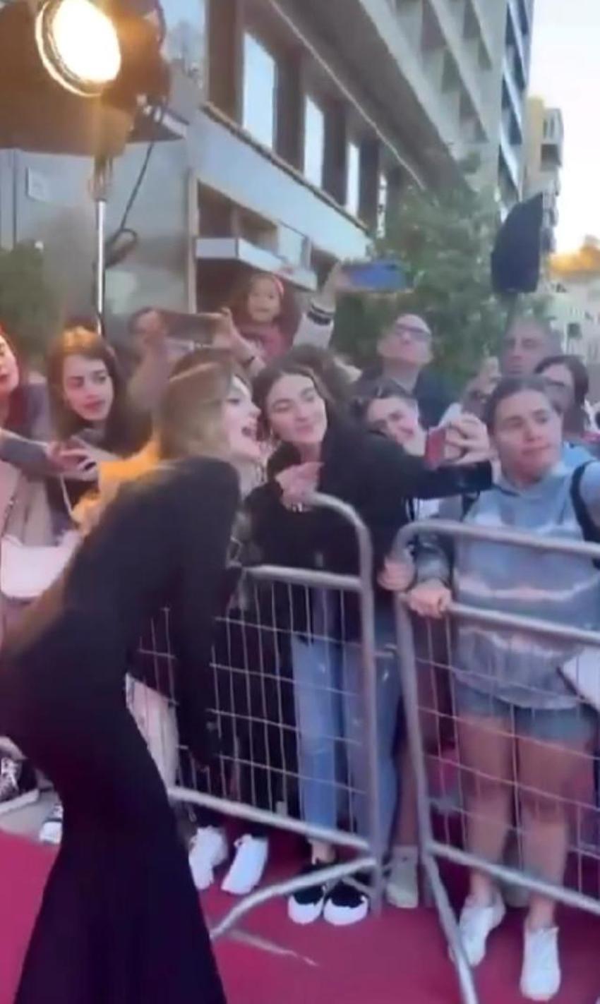 Melis Sezen'in İspanyol hayranları peşini bırakmadı!