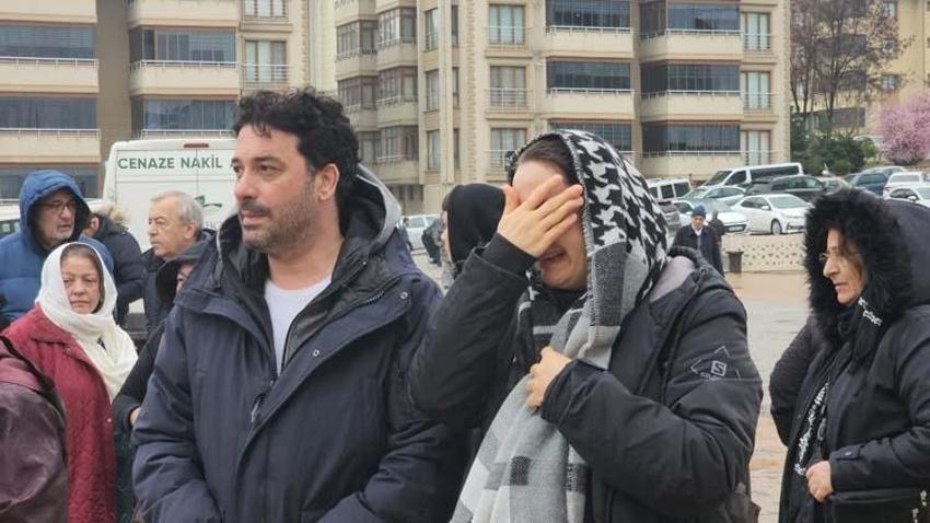 Ezgi Sertel’in baba acısı! Son yolculuğuna uğurladı