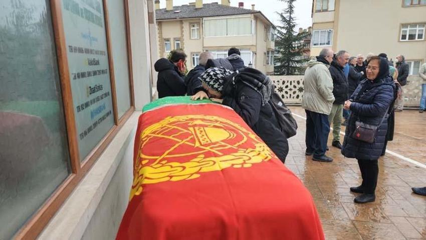 Ezgi Sertel’in baba acısı! Son yolculuğuna uğurladı