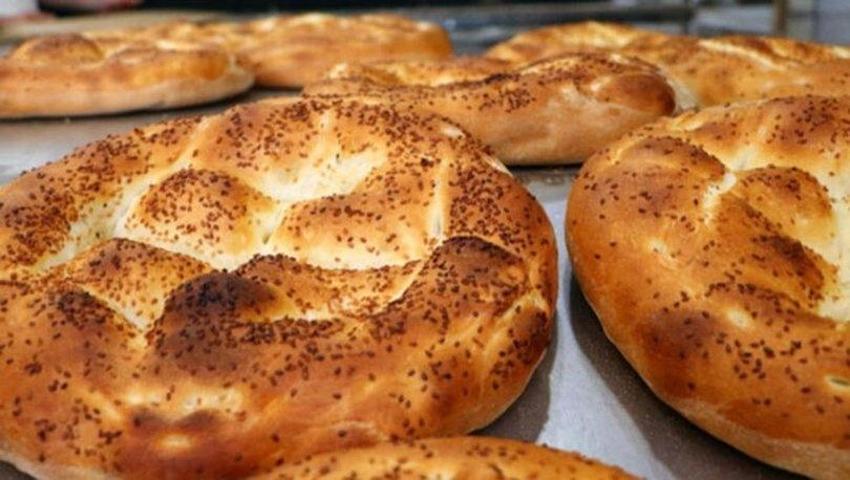Pide kuyruğuna girmeyin! Evde Ramazan pidesi tarifi iftara 5 kala imdadınıza yetişiyor!