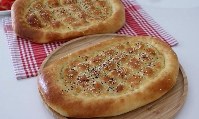 Evde Ramazan pidesi nasıl yapılır? Ramazan pidesi tarifi, malzemeleri ve yapımı: Ramazan pidesinin üstüne ne sürülür, altına ne konur? Kolay Ramazan pidesi yapılışı!