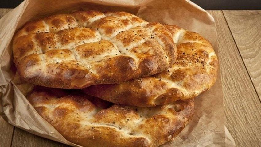 Evde Ramazan pidesi nasıl yapılır? Ramazan pidesi tarifi, malzemeleri ve yapımı: Ramazan pidesinin üstüne ne sürülür, altına ne konur? Kolay Ramazan pidesi yapılışı!