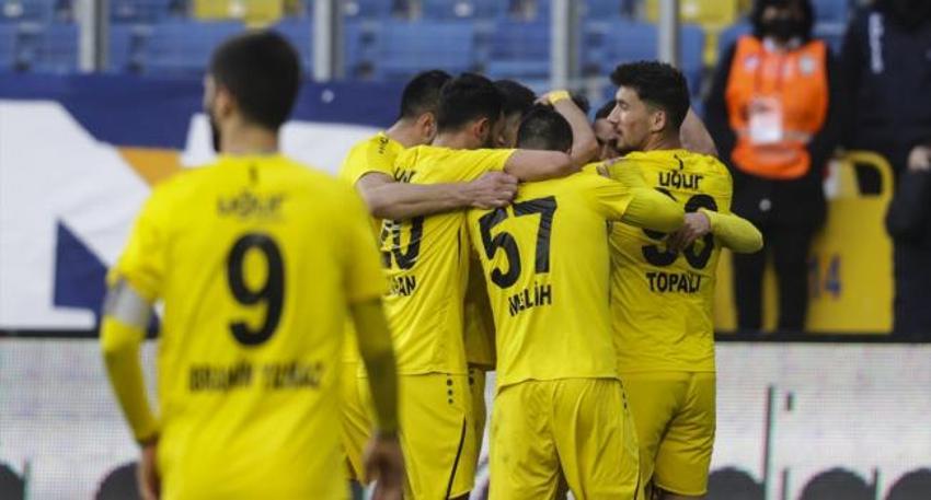 Dursun Özbek Eljif Elmas'ı kaçırdı ama bu Makedon'u kaçırmayacak! Galatasaray görüşmelere başladı