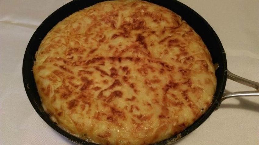 Sahurda tok tutan hamur işi tarifi: Fırın yok, zahmet yok! Bu börek tavada kolayca yapılır, çıtır çıtır olur