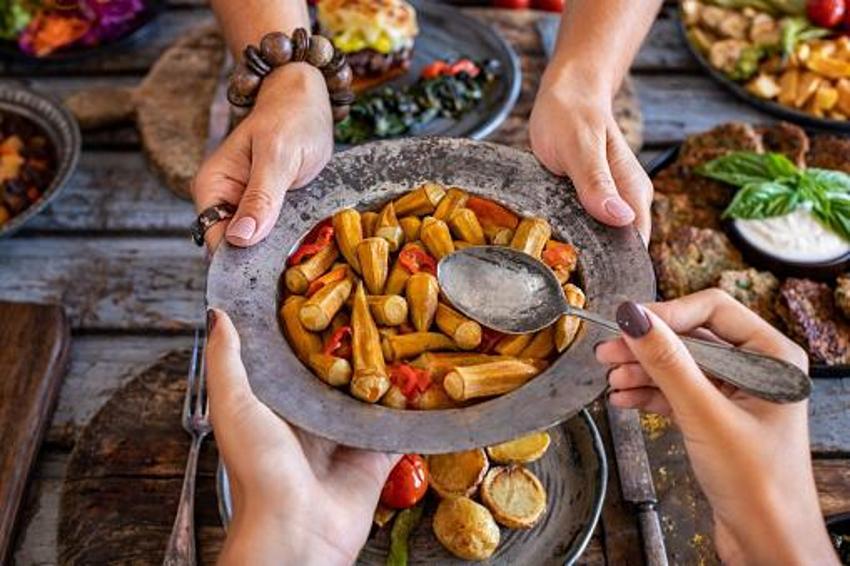 İftar sahur saatleri 2023! İl il Ramazanın ilk günü iftar saat kaçta, ramazanın ilk günü oruç kaçta açılacak, iftarda oruç ezan bitince mi açılır?
