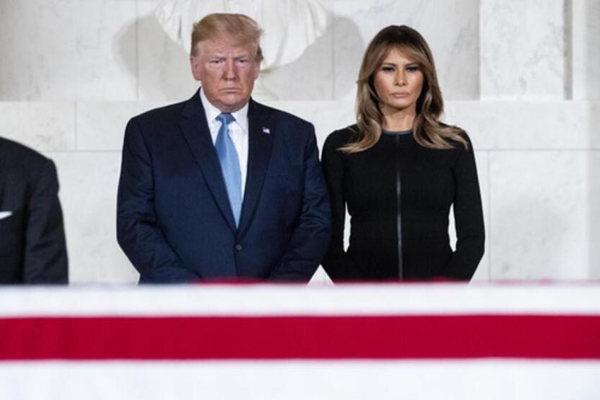Trump'ın korktuğu başına geldi! Stormy Daniels ilişkisini öğrenen Melania Trump çılgına döndü, terk etti...