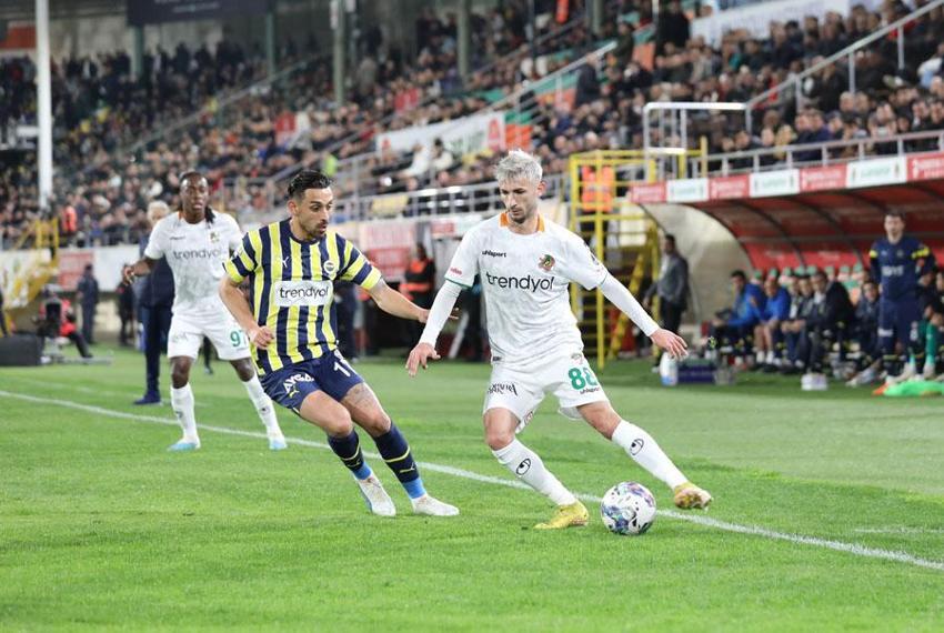 Şenol Güneş'e öyle bir sürpriz hazırladı ki...İşte Jorge Jesus'un derbide oynatacağı çift forvet
