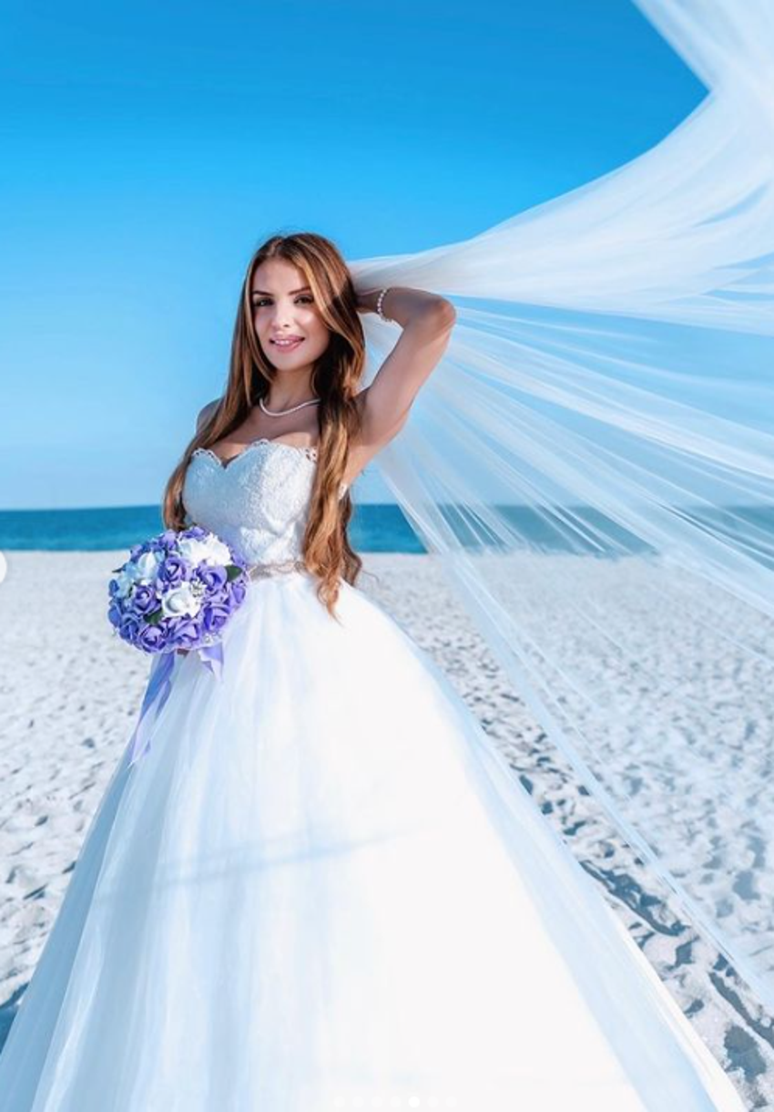 Model Elif Çelik, Amerika’da gizlice nikah masasına oturdu!