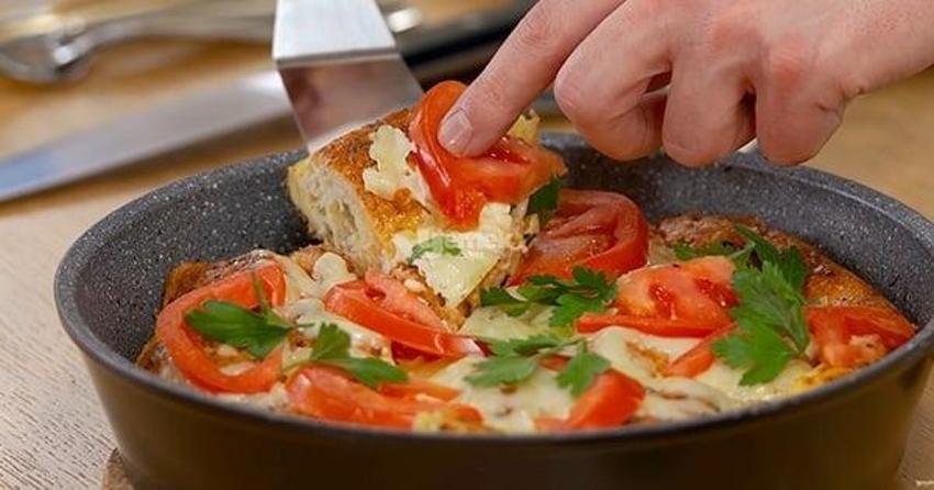 İftarda kalan pideler sahurda börek oluyor! Tava böreği tarifinde yufka yok, hamur yok!