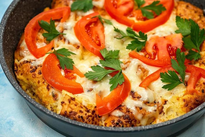 İftarda kalan pideler sahurda börek oluyor! Tava böreği tarifinde yufka yok, hamur yok!