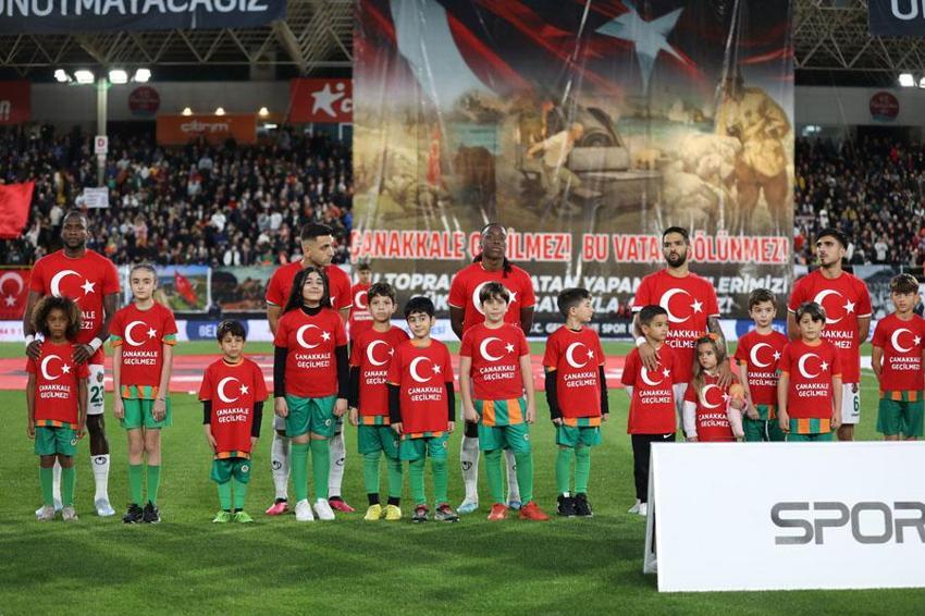Batuhan'dan Fenerbahçe'nin yıldızına zehir zemberek sözler: Yemin ederim oynadığını 43.dakikada anladım
