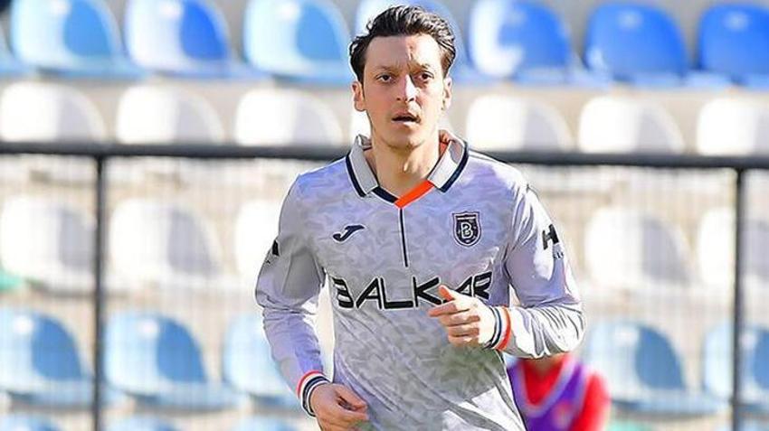 Futbolu bırakan Mesut Özil'den çok özel açıklamalar! Mesut Özil şimdi ne yapacak?