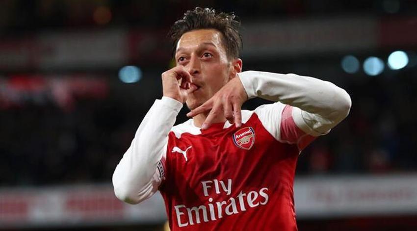 Futbolu bırakan Mesut Özil'den çok özel açıklamalar! Mesut Özil şimdi ne yapacak?