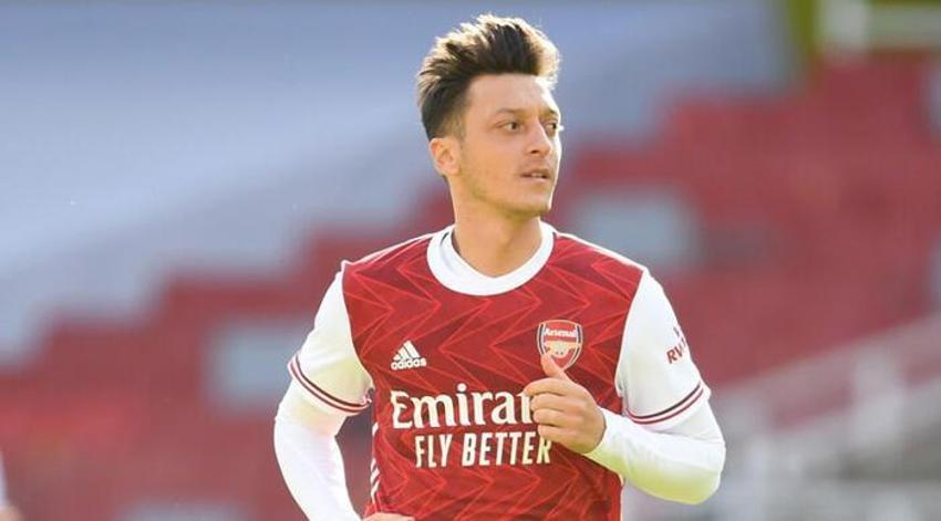 Futbolu bırakan Mesut Özil'den çok özel açıklamalar! Mesut Özil şimdi ne yapacak?