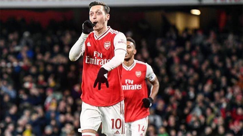 Futbolu bırakan Mesut Özil'den çok özel açıklamalar! Mesut Özil şimdi ne yapacak?