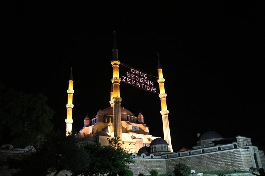 Peygamber efendimiz o sahabe yüzünden Allah tarafından uyarılmış!