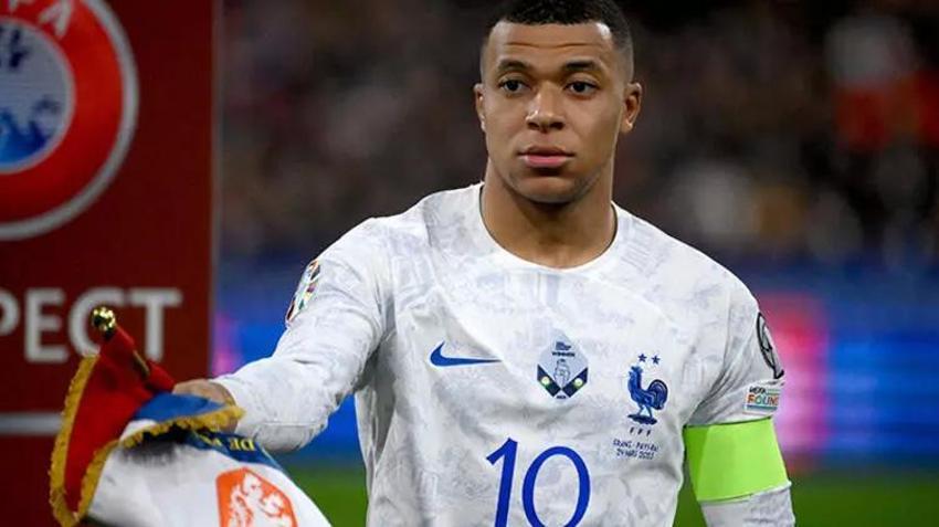 Fransa'da şaşırtan olay; top patladı, frikik kazandı! Mbappe ilk maçında şov yaptı
