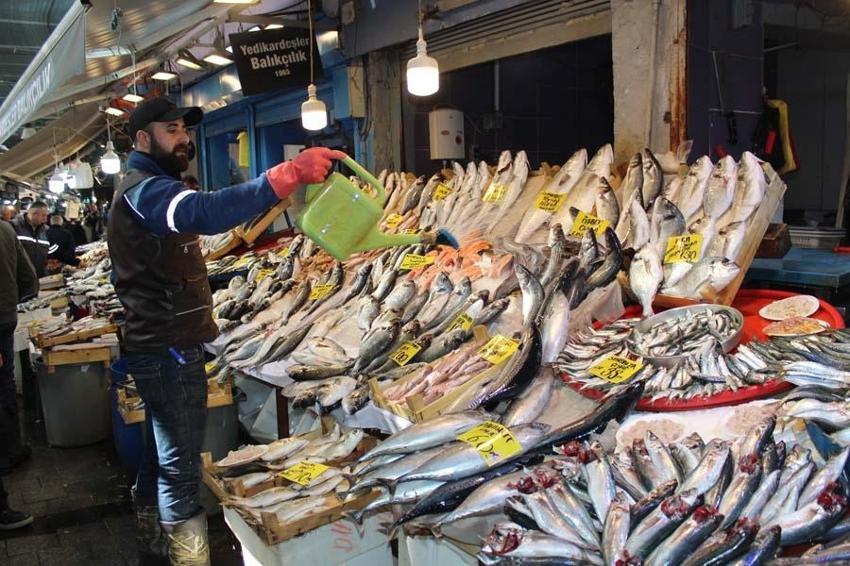 Tezgahlarda hamsi patlaması, yüzde 70 arttı! Fiyatlar düştükçe düşüyor, kilosu 50 lira