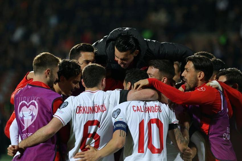 Kuntz Türkiye'yi şok etti! Sarri ve Pep Guardiola'nın prensleri kadroya almadı