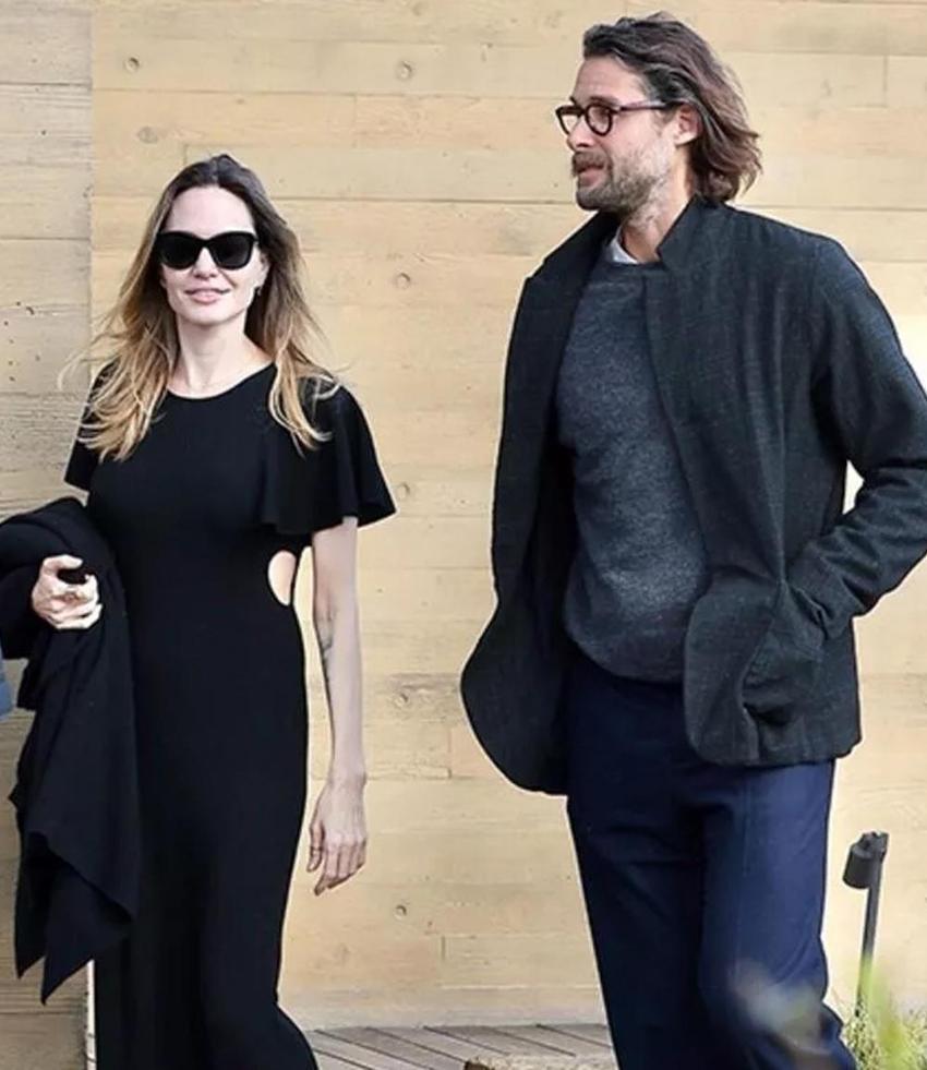 Angelina Jolie yıllar sonra biriyle randevuda! Basının ilgi odağı oldu