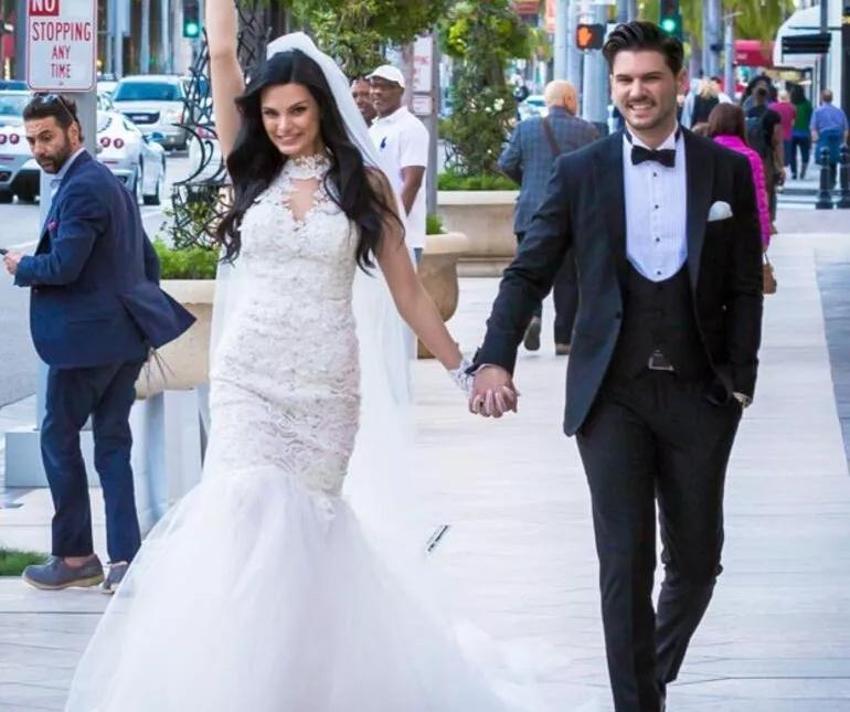 Oyuncu Tuan Tunalı ve Angela Caccamo, Toskana'da evlendi
