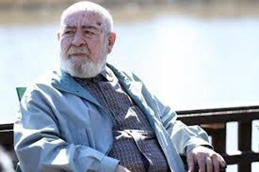 Köksal Engür neden öldü, Köksal Engür kimdir, nereli, kaç yaşındaydı? Aksakallı dede Engür’ün diziler, filmleri, seslendirdiği yapım ve karakterler...