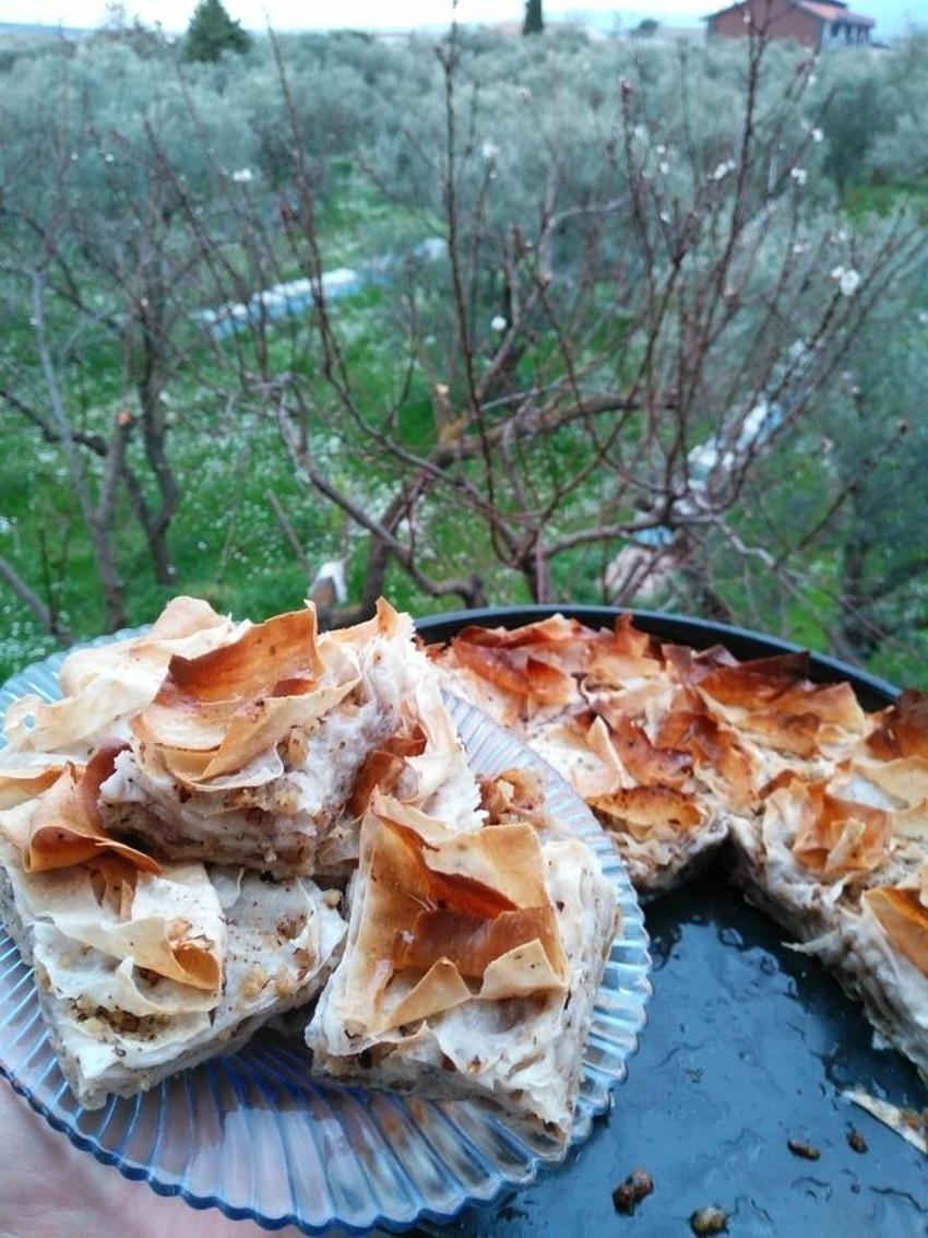 Ramazan'ın ilk haftasını bu tatlıyla kapatın! Üşengeç baklava tarifi böreklik yufkayla bile oluyor!
