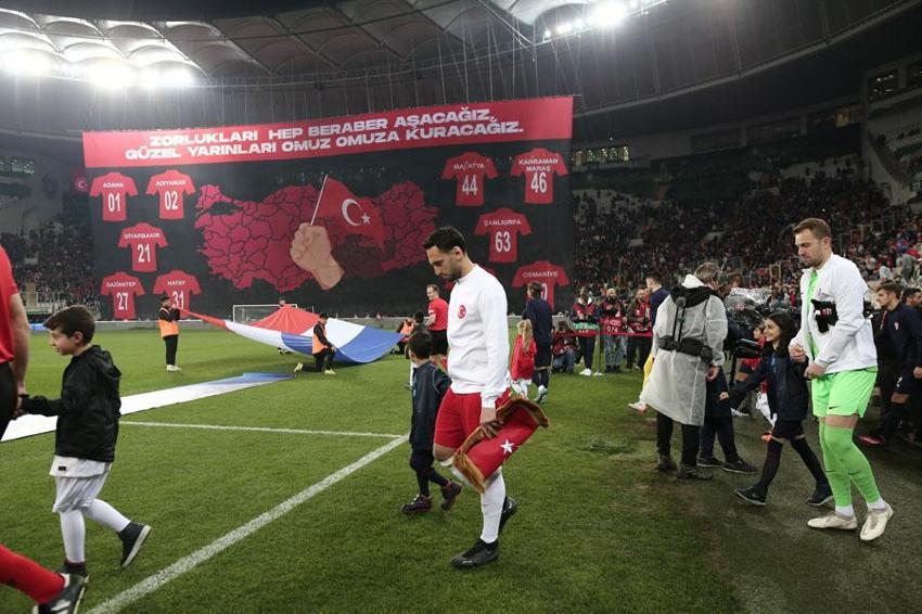 2-0'lık mağlubiyetin faturası Stefan Kuntz'a kesildi: Sen de mi Jorge Jesus'a özendin?