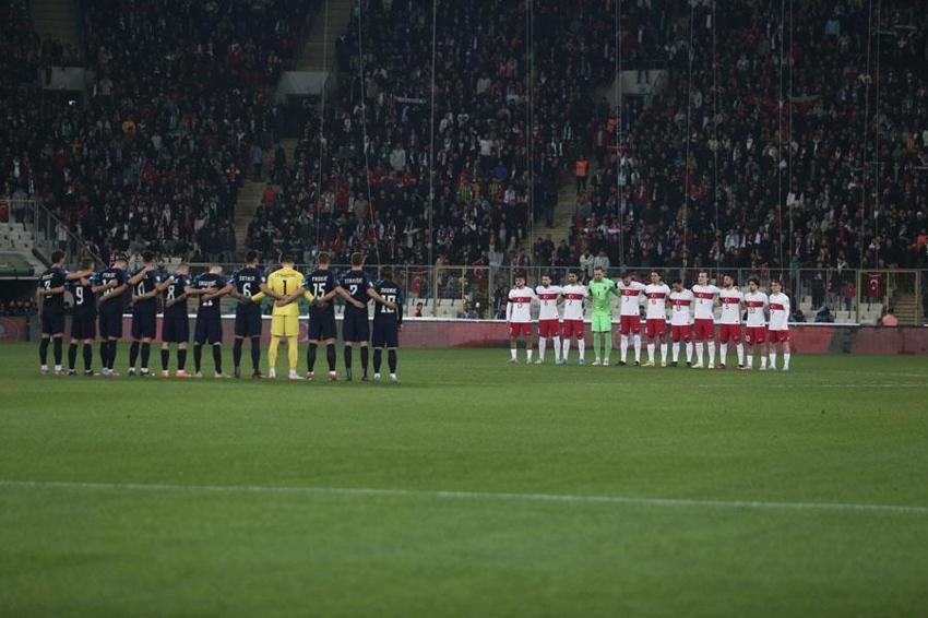 2-0'lık mağlubiyetin faturası Stefan Kuntz'a kesildi: Sen de mi Jorge Jesus'a özendin?