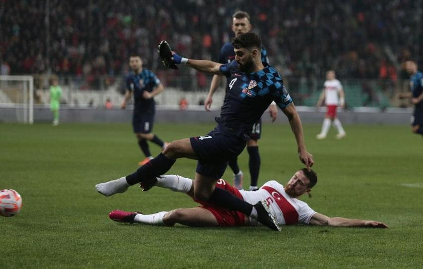 2-0'lık mağlubiyetin faturası Stefan Kuntz'a kesildi: Sen de mi Jorge Jesus'a özendin?