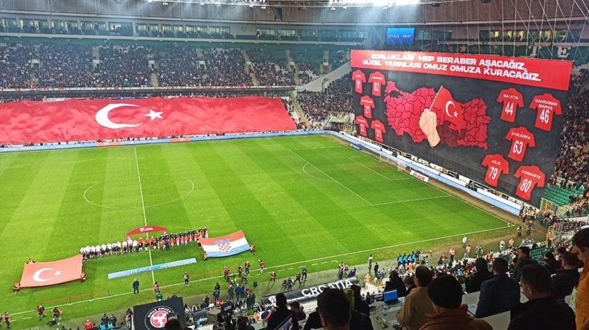 2-0'lık mağlubiyetin faturası Stefan Kuntz'a kesildi: Sen de mi Jorge Jesus'a özendin?